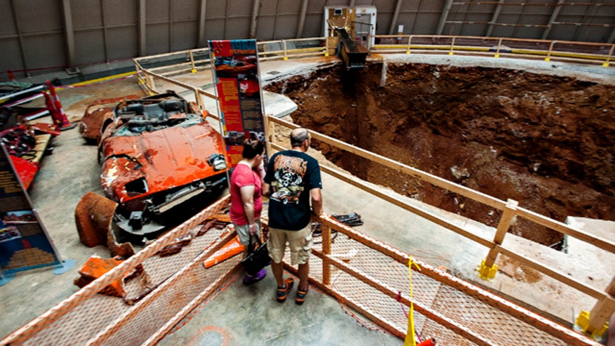Corvette Museum Sinkh_Cham640.jpg
